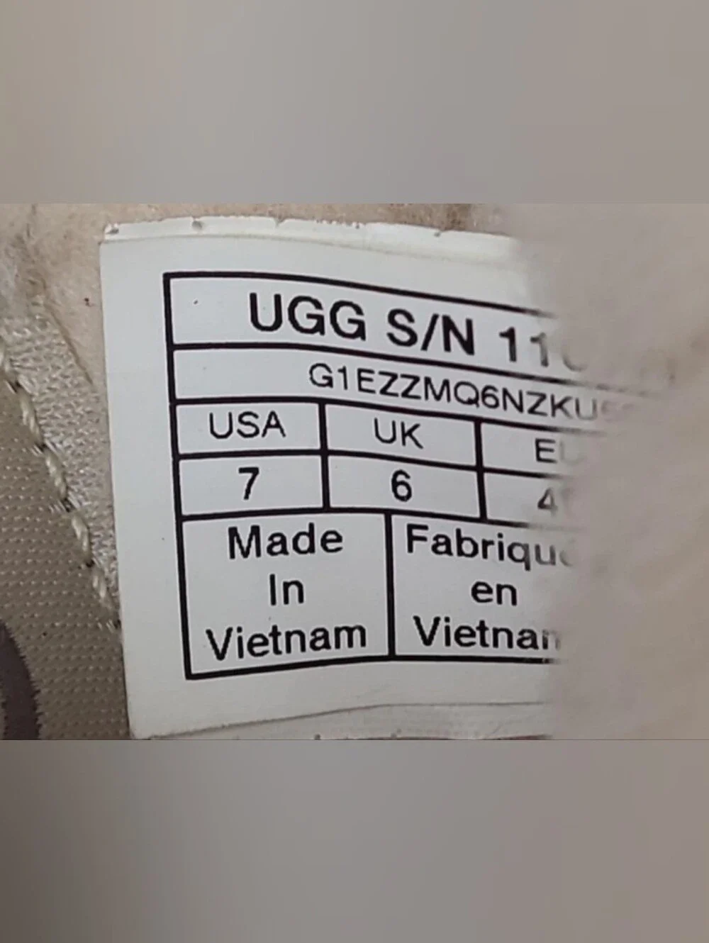 UGG® Ascot Moccasin Suede Slippers Size 7 Used Excellent